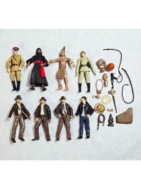 Indiana Jones 4" Action Figure Lot Of 8 W/ 15 Accessories Artifacts LFL 2007-'08